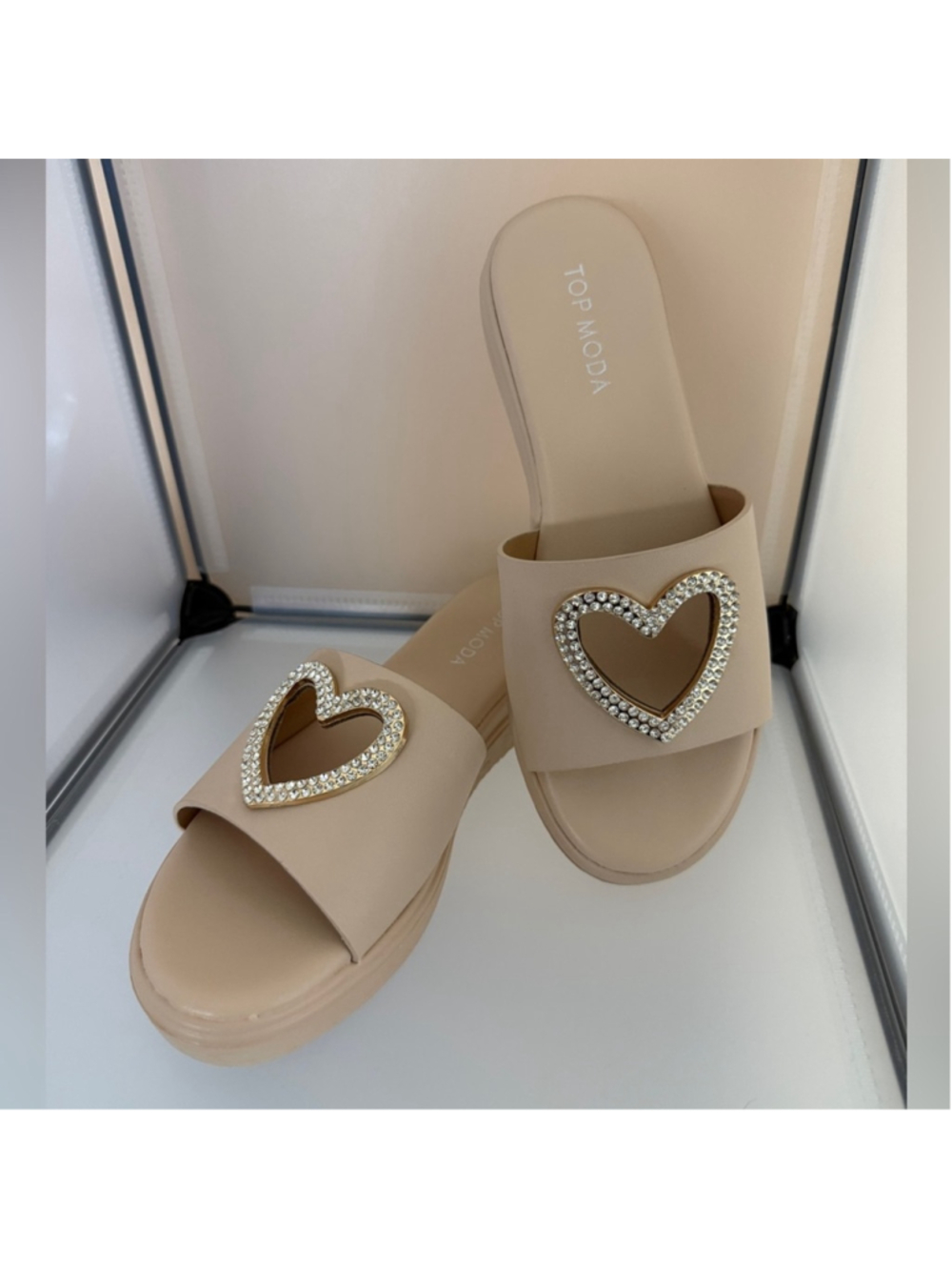 Top Moda Women's Heart Shape Platform Sandals Nude Size 7